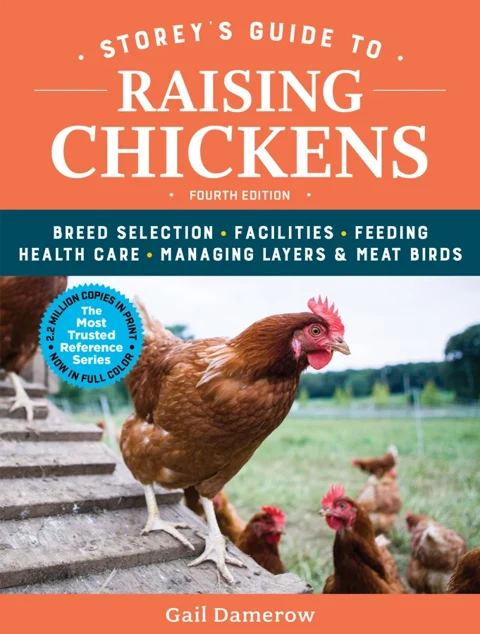 Couverture de Storey’s Guide to Raising Chickens, 4th Edition